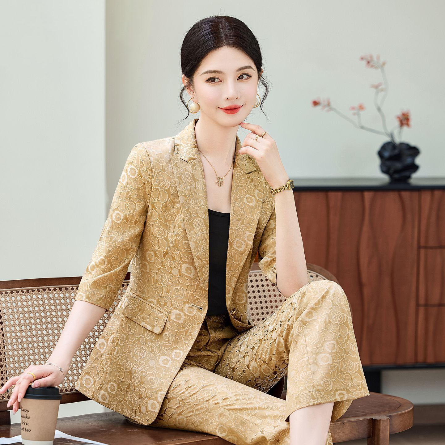Women'S Office Formal Wear For Ladies - بدلة نسائية أنيقة نصف كم بلون
