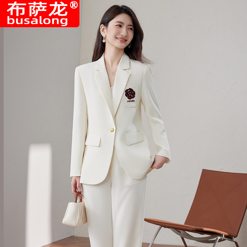 Women Formal Wear White Shirt - سترة نسائية بلون أبيض مائل للبيج