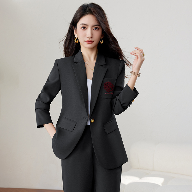 سترة نسائية بلون أبيض مائل للب - مراجعة Women Formal Wear White Shirt وسعره