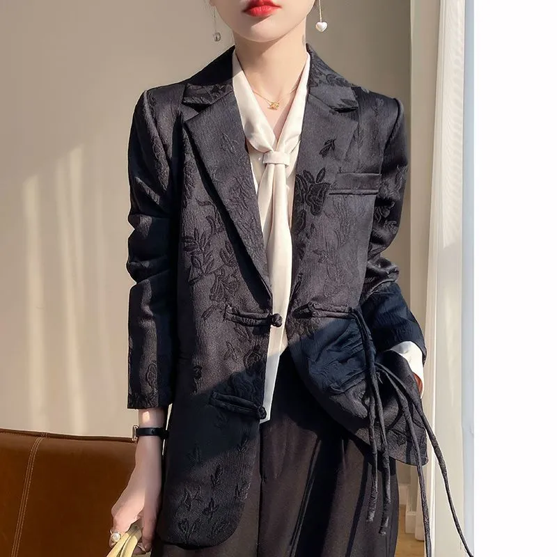 جاكيت بليزر نسائي أبيض منقوش ب - مراجعة Women Formal Wear With Blazer وسعره